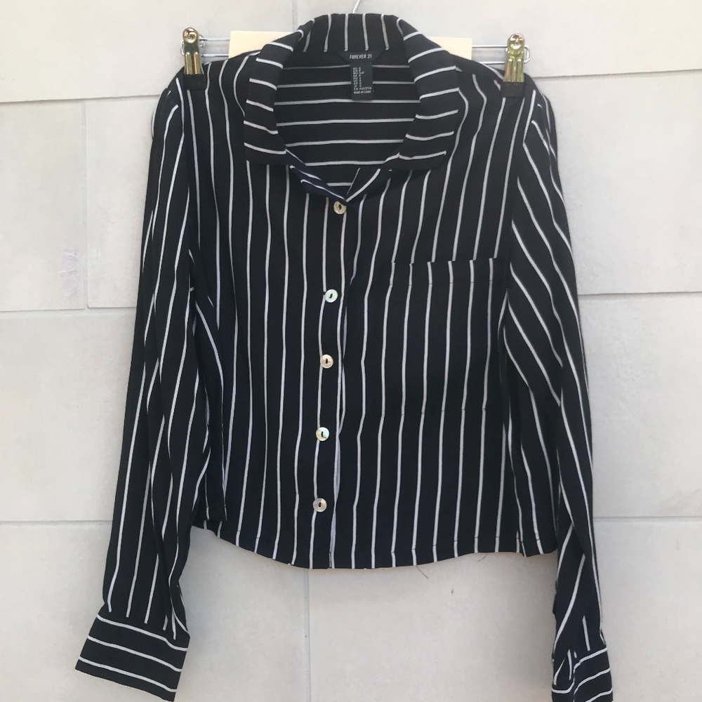 Black and white striped crop shirt
